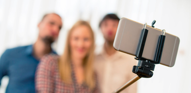 krochack-blog-14 people taking a selfie